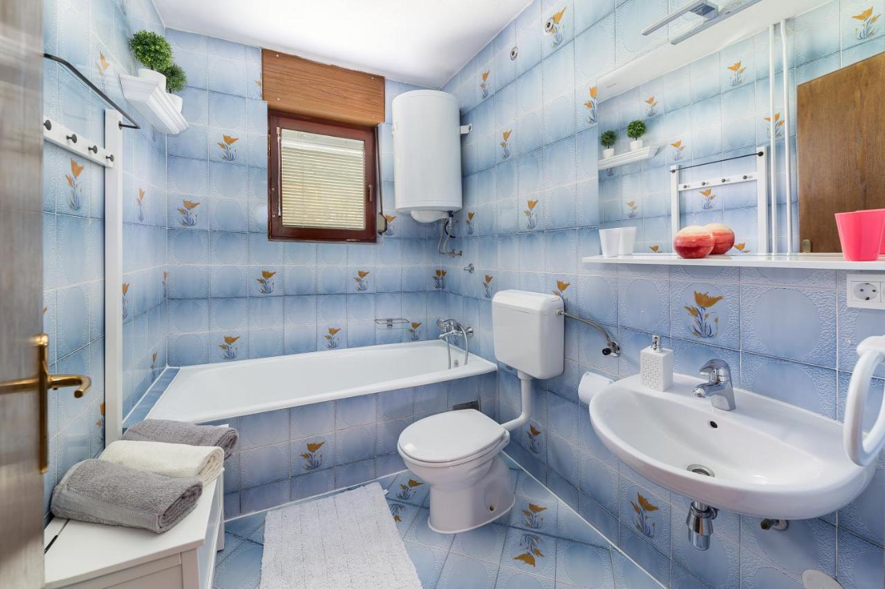 Valy - Free Bikes, Relaxing Terrace & Near Apartament Bled