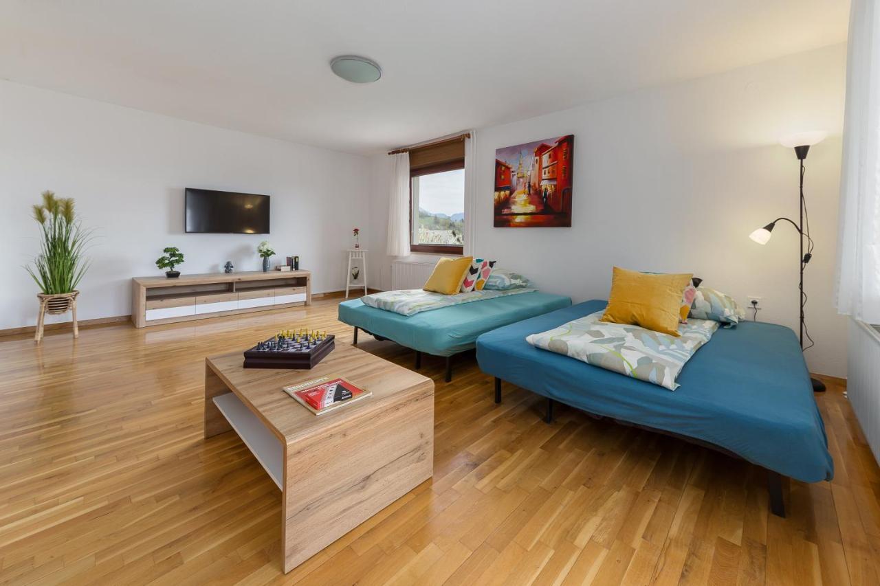 Valy - Free Bikes, Relaxing Terrace & Near Apartment *