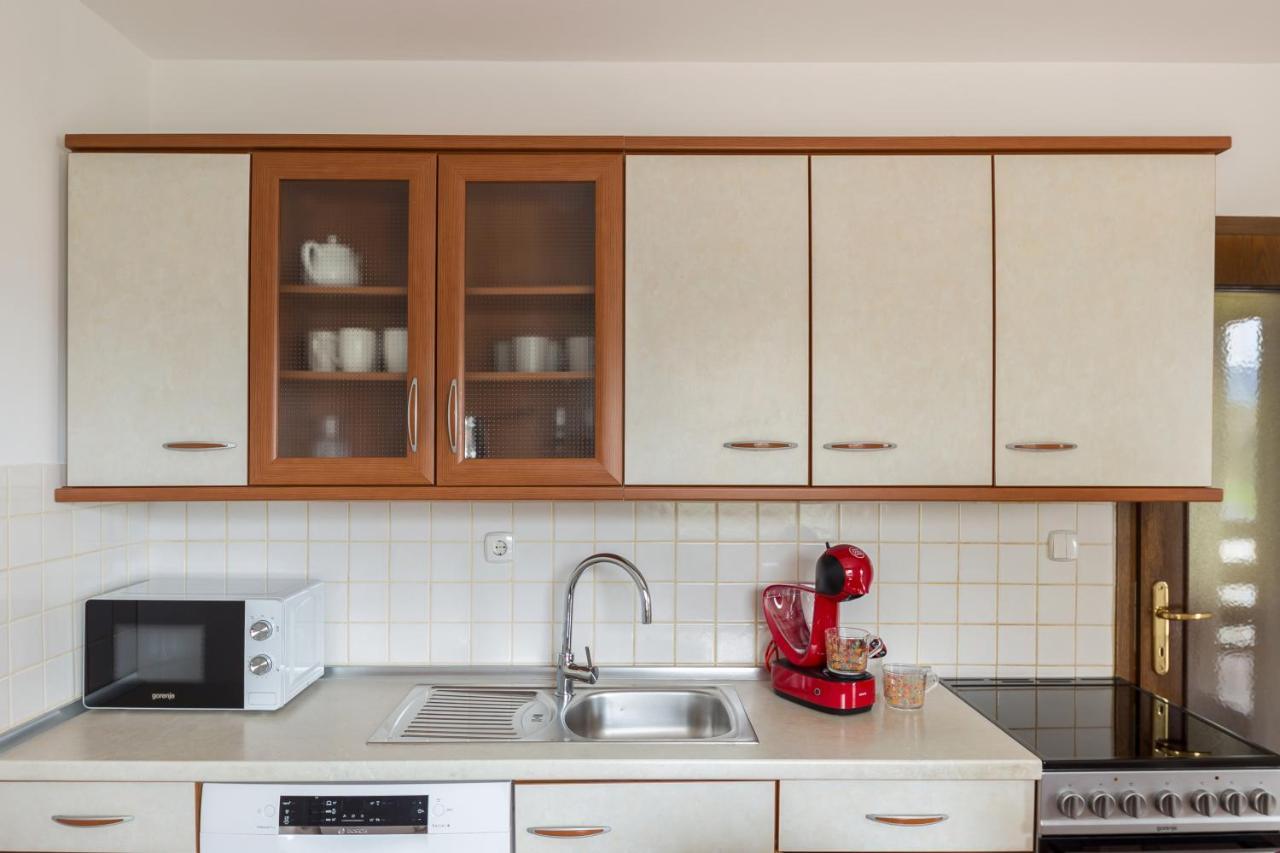 Apartment Valy - Free Bikes, Relaxing Terrace & Near *